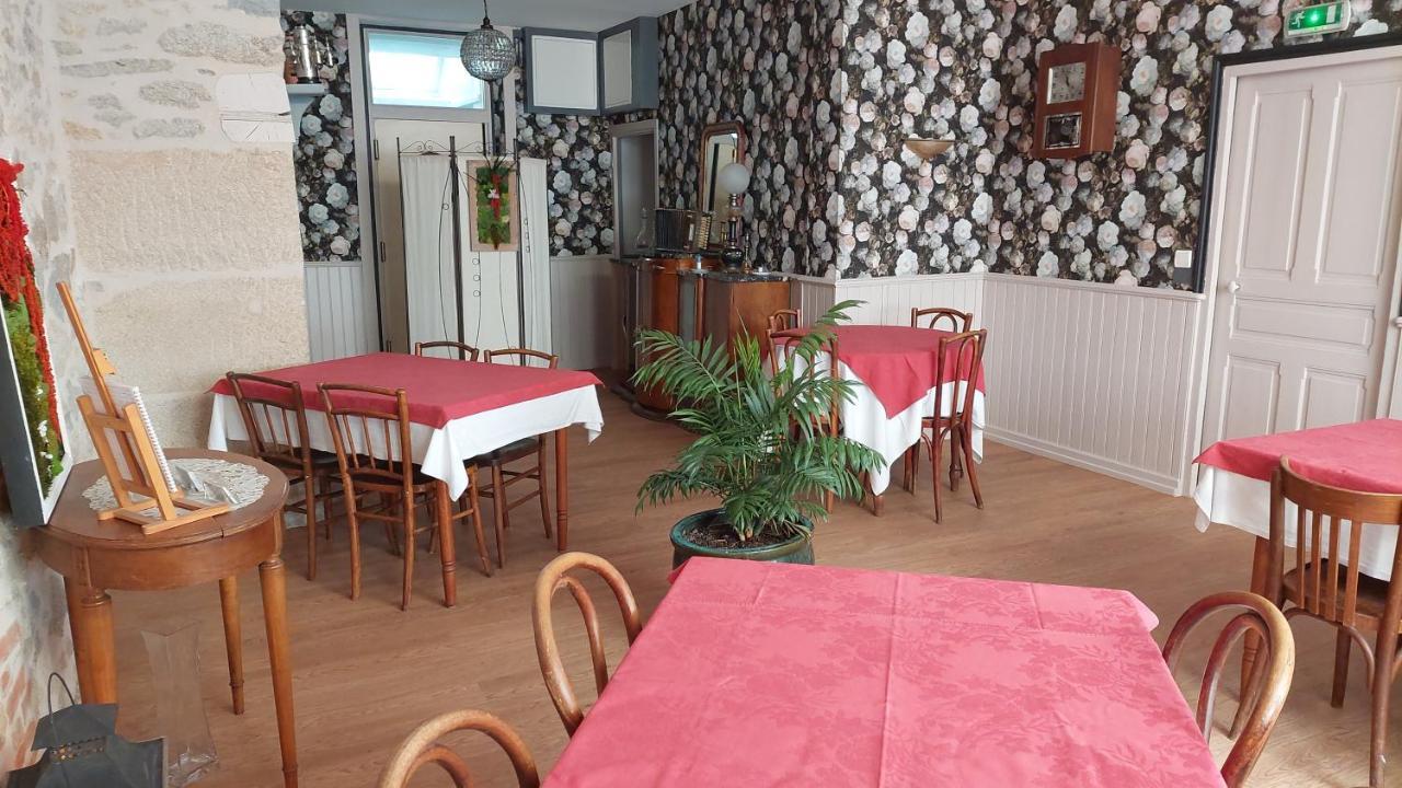 Auberge De La Tradition Corrèze Esterno foto